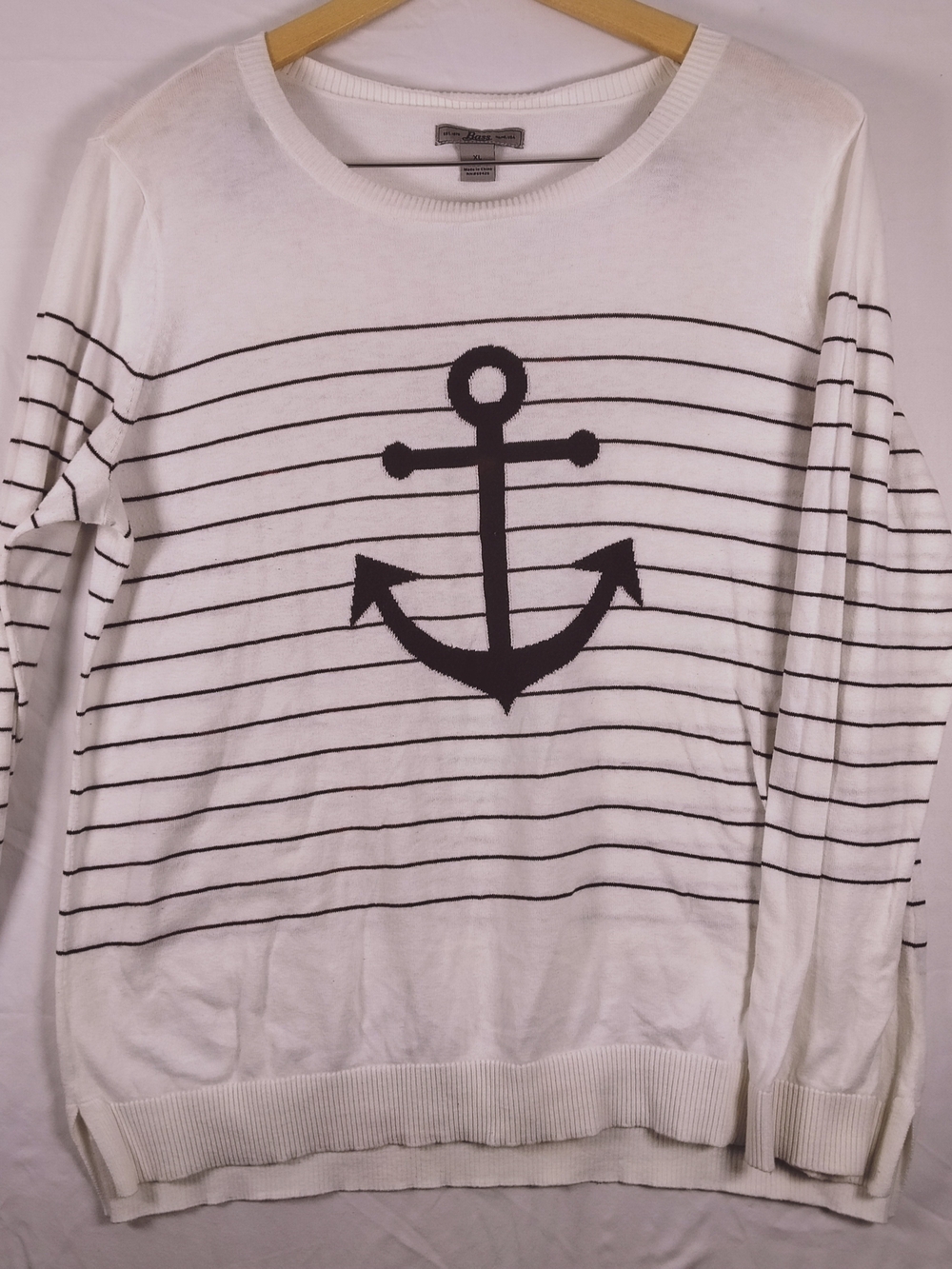 Bass Women's XL White Crewneck Sweater with Anchor & Stripes